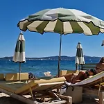 アパート De A 700 Metres De La Plage, Totalement Independant Et Accessible Par Un Escalier Exterieur