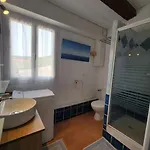 De A 700 Metres De La Plage, Totalement Independant Et Accessible Par Un Escalier Exterieur アパート *