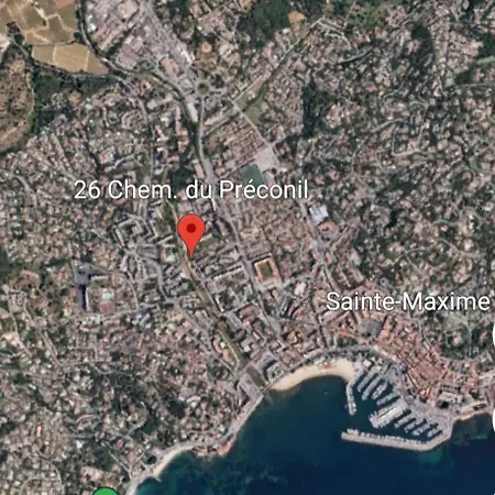 De A 700 Metres De La Plage, Totalement Independant Et Accessible Par Un Escalier Exterieur アパート サント・マキシム