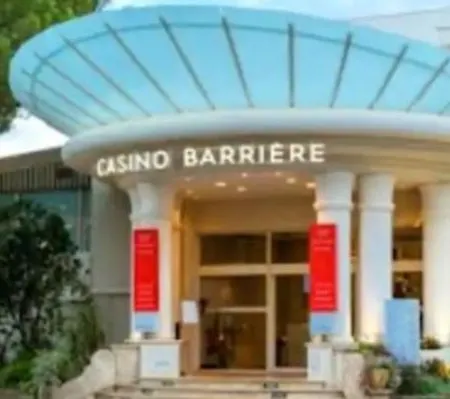 De A 700 Metres De La Plage, Totalement Independant Et Accessible Par Un Escalier Exterieur Apartment *