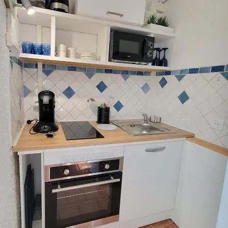 De A 700 Metres De La Plage, Totalement Independant Et Accessible Par Un Escalier Exterieur Apartment Sainte-Maxime