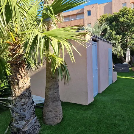 Apartment De A 700 Metres De La Plage, Totalement Independant Et Accessible Par Un Escalier Exterieur Sainte-Maxime